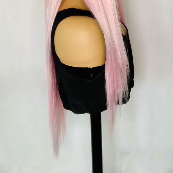 28” Ombre Bubble Gum Pink 13x2.5 Lace Front Synthetic Wig - Picture 4 of 10